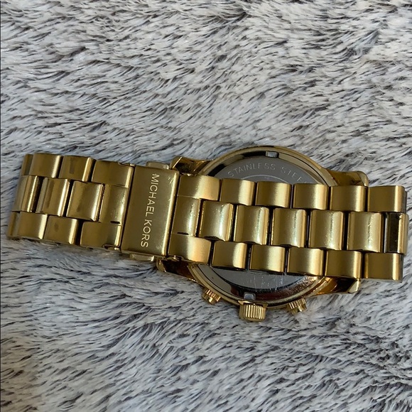 Michael Kores Runway watch.  Gold ⭐️ - Picture 4 of 7